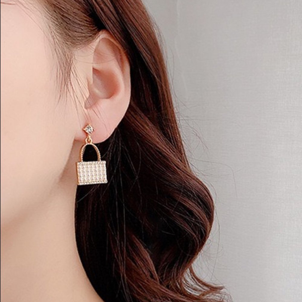 Cute lock drop earrings - Picture 2 of 2